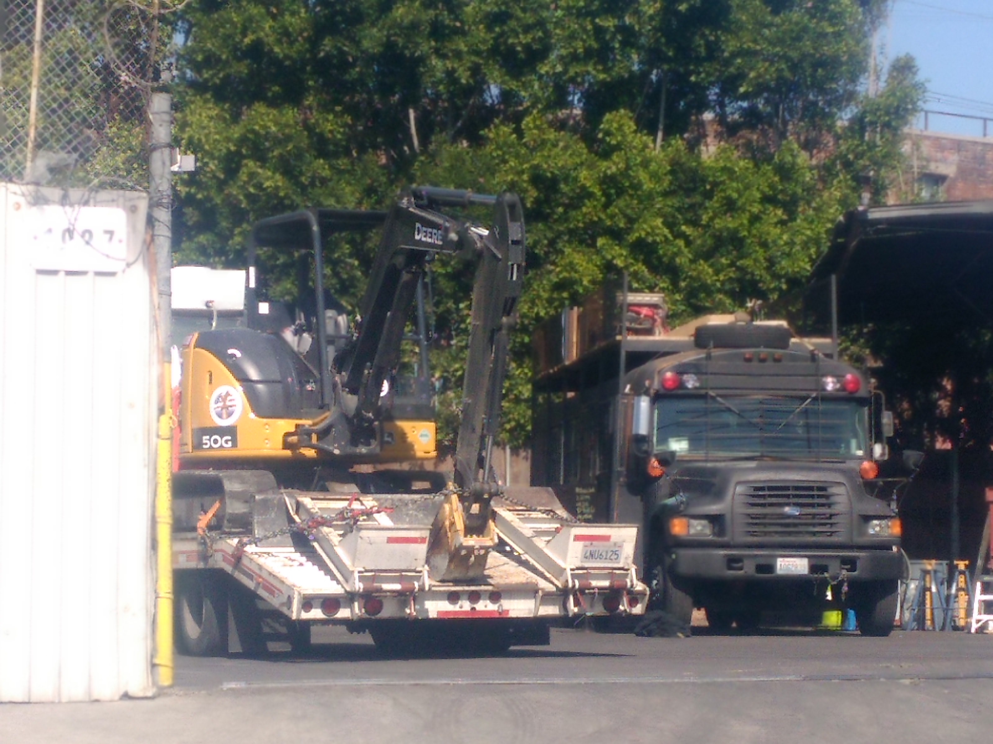 excavator John Deere